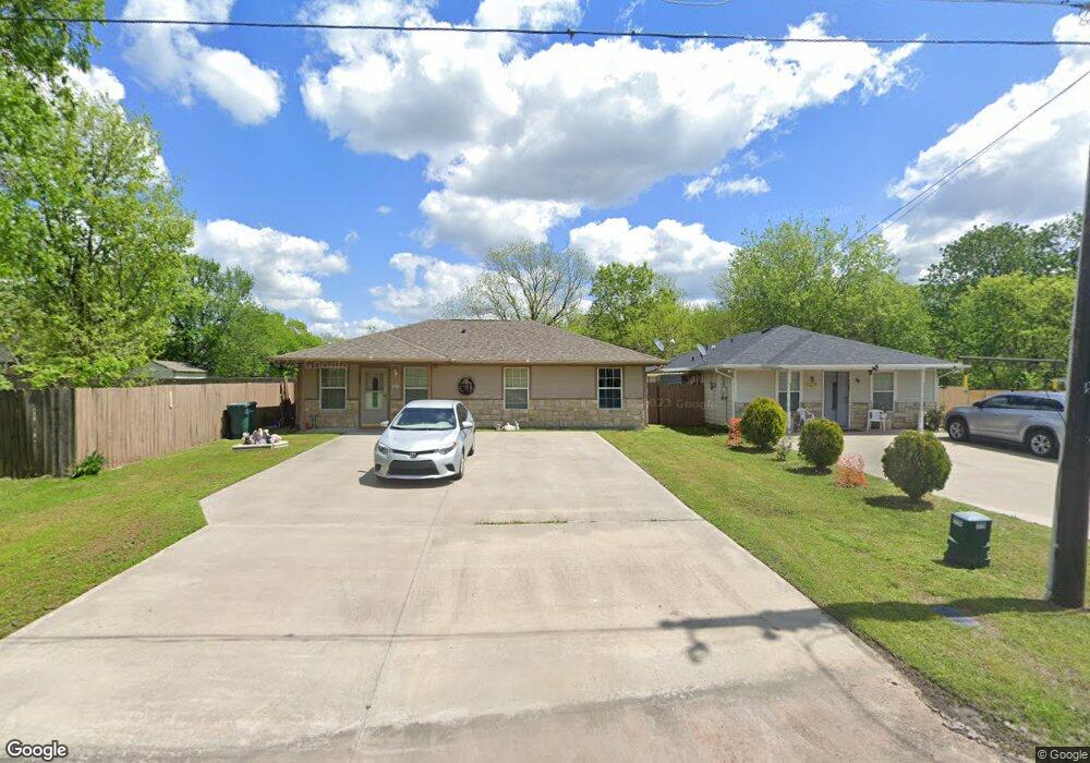 1209 N Throckmorton St, Sherman, TX 75090 - photo 1