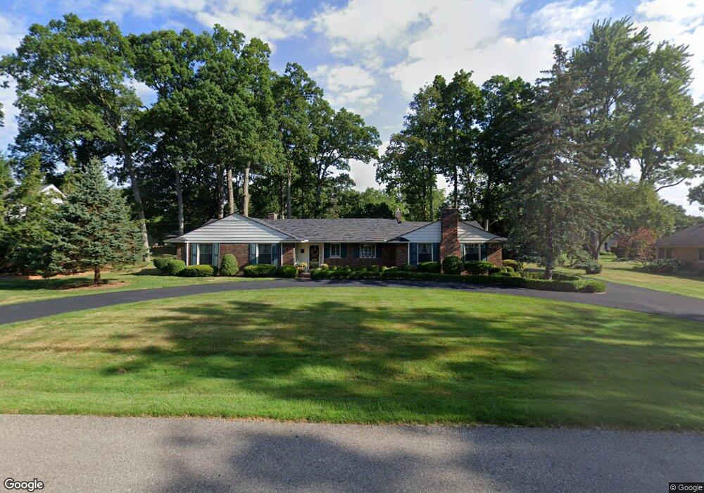 855 Pine Hill Dr, Bloomfield Hills, MI 48304 - photo 1