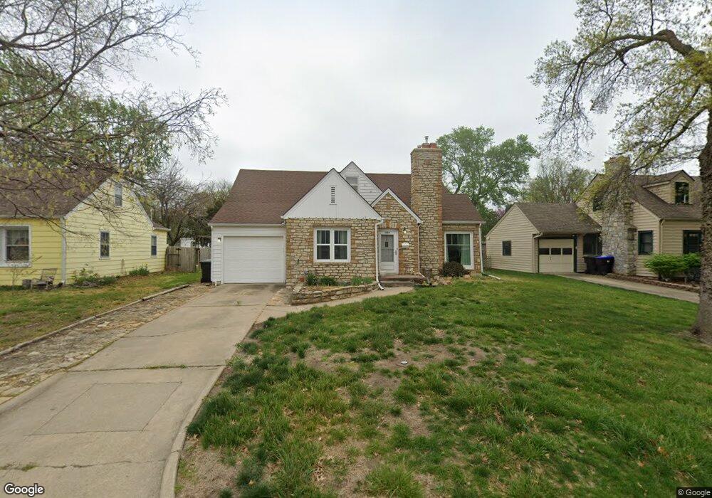 1022 SW Orleans St, Topeka, KS 66604 - photo 1