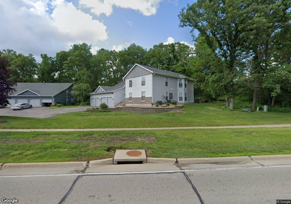 3920 Glass Rd NE unit D, Cedar Rapids, IA 52402 - photo 1