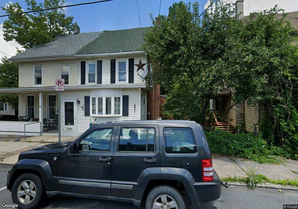 303 E Patterson St, Lansford, PA 18232 - photo 1