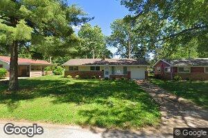 9934 Duke Dr, Saint Louis, MO 63136