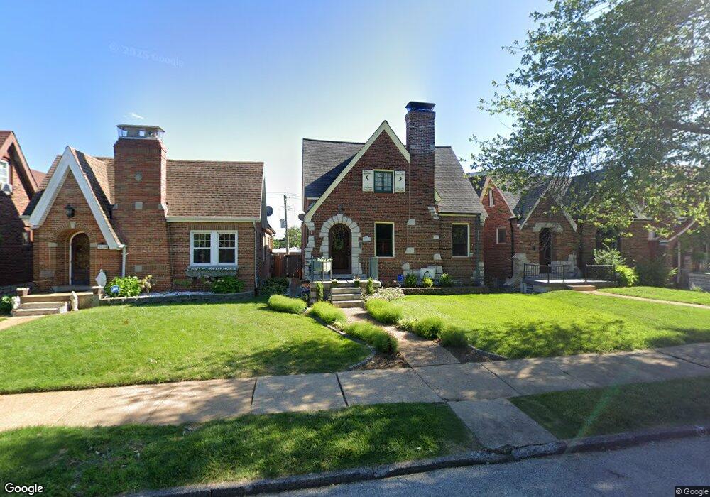 5218 Lindenwood Ave, Saint Louis, MO 63109 - photo 1