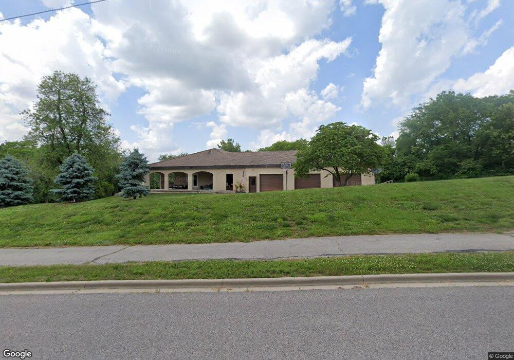 9031 Redbud Ln, Lenexa, KS 66220 - photo 1