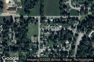 402 E Curry St, Fairfield, IL 62837