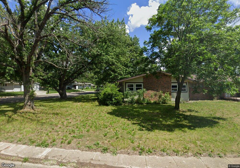 6919 SW Montara Pkwy, Topeka, KS 66619 - photo 1