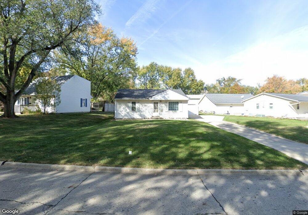 705 E 27th St S, Newton, IA 50208 - photo 1