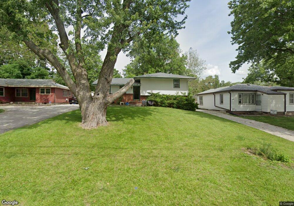 3901 E 27th St, Des Moines, IA 50317 - photo 1