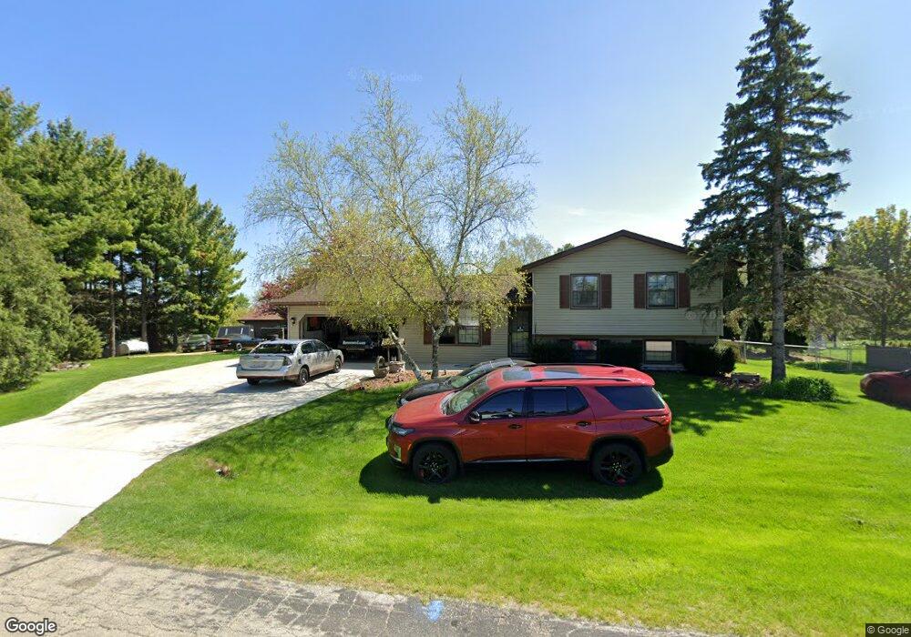 5161 Hill Top Rd, Fitchburg, WI 53711 - photo 1