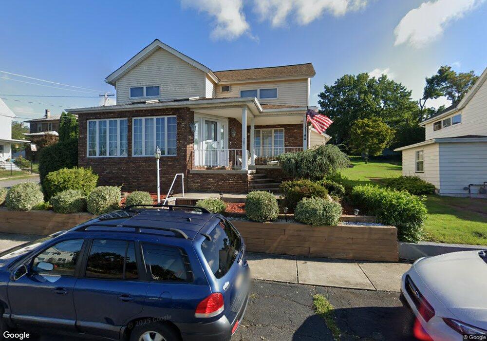 701 Butler St, Dunmore, PA 18512 - photo 1