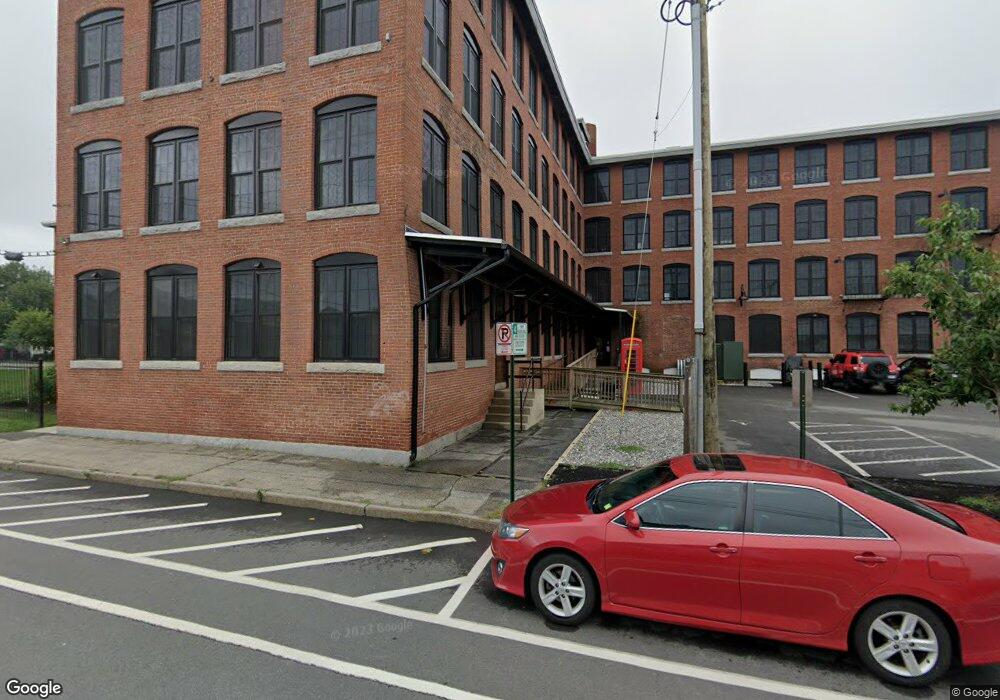 252 Willow St unit 405, Manchester, NH 03103 - photo 1