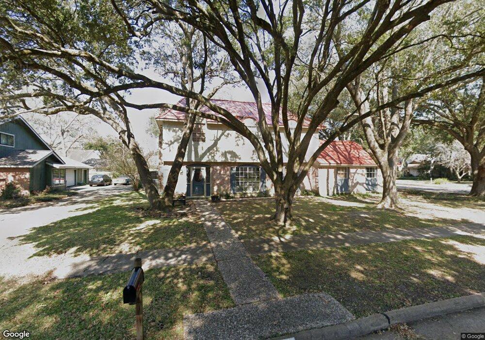 101 Saint Cloud Dr, Friendswood, TX 77546 - photo 1