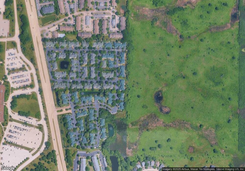 117 Welwyn St unit 16D, Lake Bluff, IL 60044 - photo 1