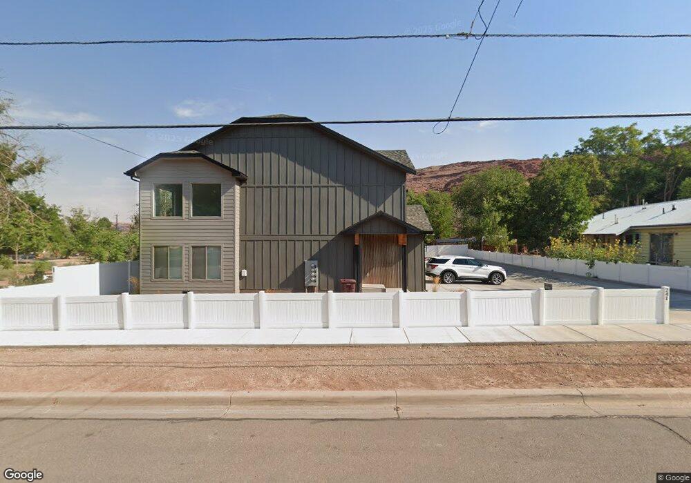 241 E 100 N unit 4, Moab, UT 84532 - photo 1