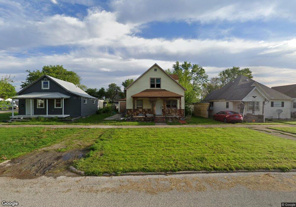 816 Prairie Ave, Mattoon, IL 61938 - photo 1