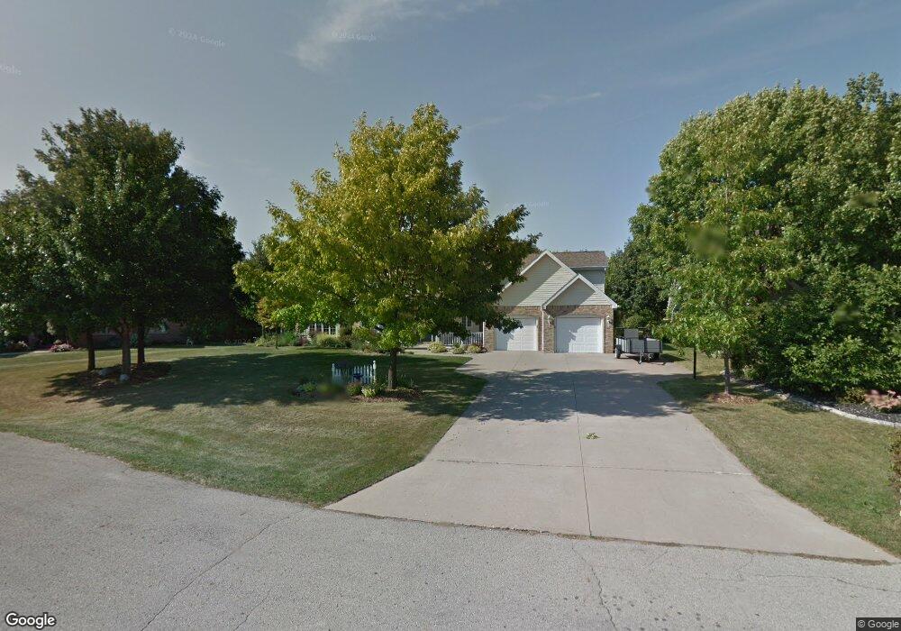 W2880 Oakridge Dr, Appleton, WI 54915 - photo 1