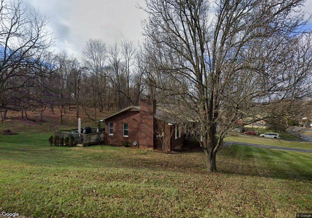 713 Hiwassee Hill Dr SE, Johnson City, TN 37601 - photo 1
