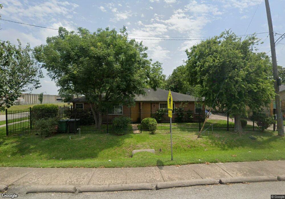 751 Ringold St, Houston, TX 77088 - photo 1