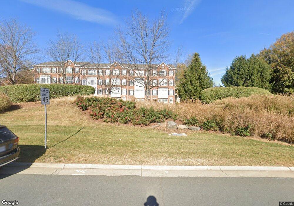 22785 Settlers Trail Terrace unit A, Ashburn, VA 20148 - photo 1