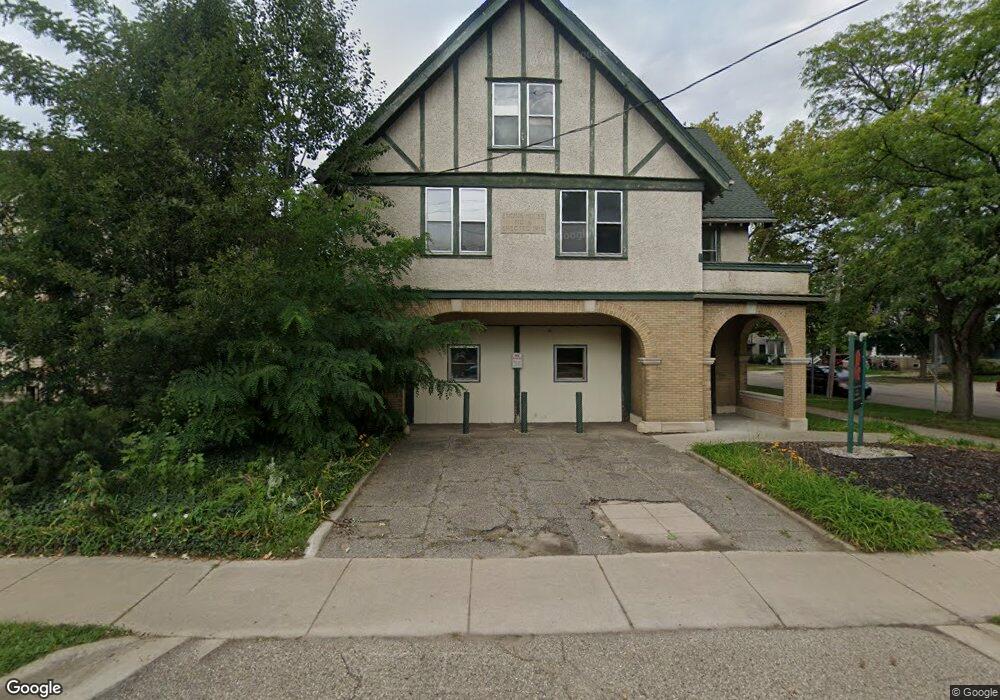 1104 S Westnedge Ave unit Upper Level, Kalamazoo, MI 49008 - photo 1