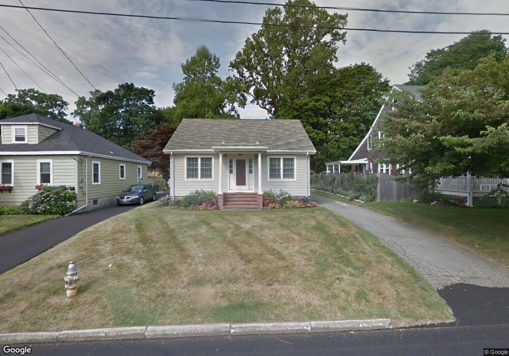 19 Whitwell Ave, Newport, RI 02840 - photo 1