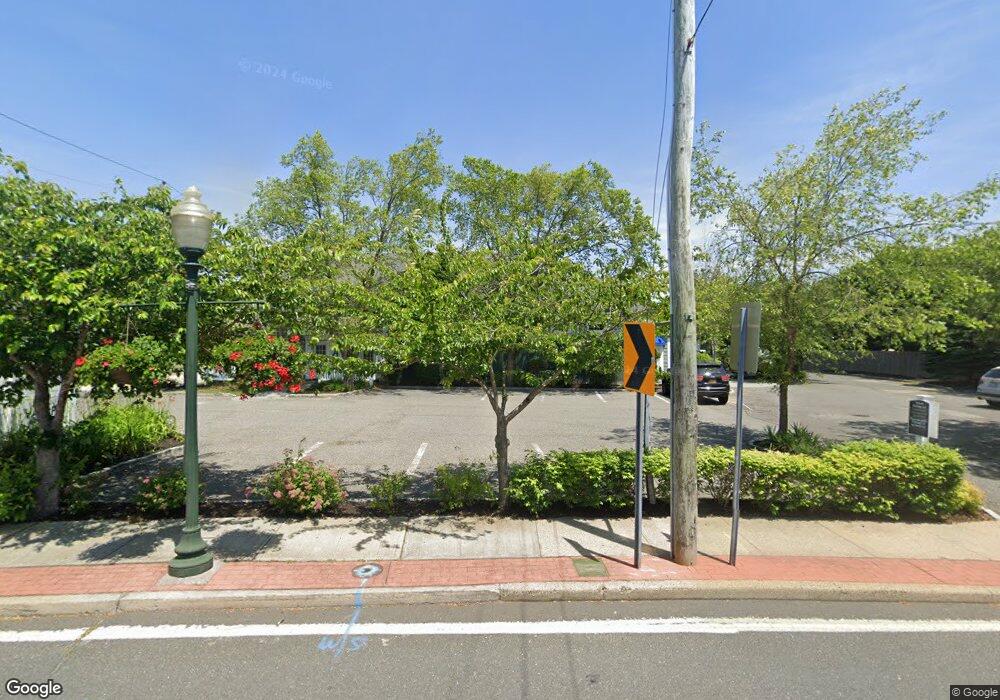 587 Middle Rd unit C, Bayport, NY 11705 - photo 1