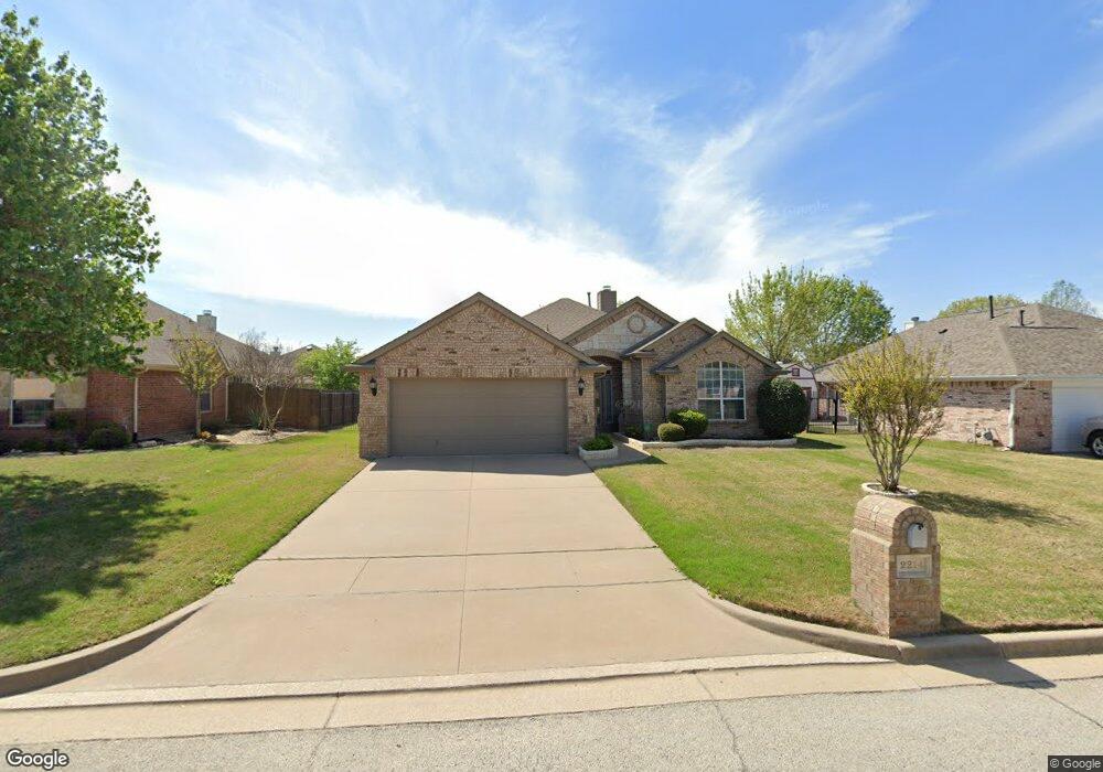 2214 Lorrie Ln, Weatherford, TX 76087 - photo 1