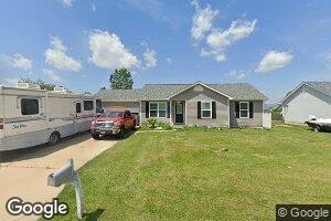325 Derek Dr, Hawk Point, MO 63349