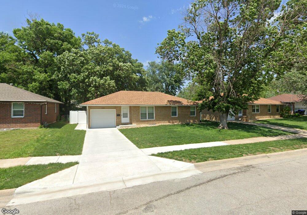 5308 SW 33rd St, Topeka, KS 66614 - photo 1