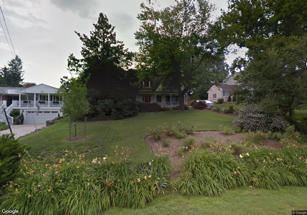 2101 Reynolds St, Falls Church, VA 22043 - photo 1