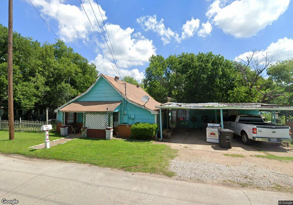 336 N Douglas Ave, Cleburne, TX 76033 - photo 1