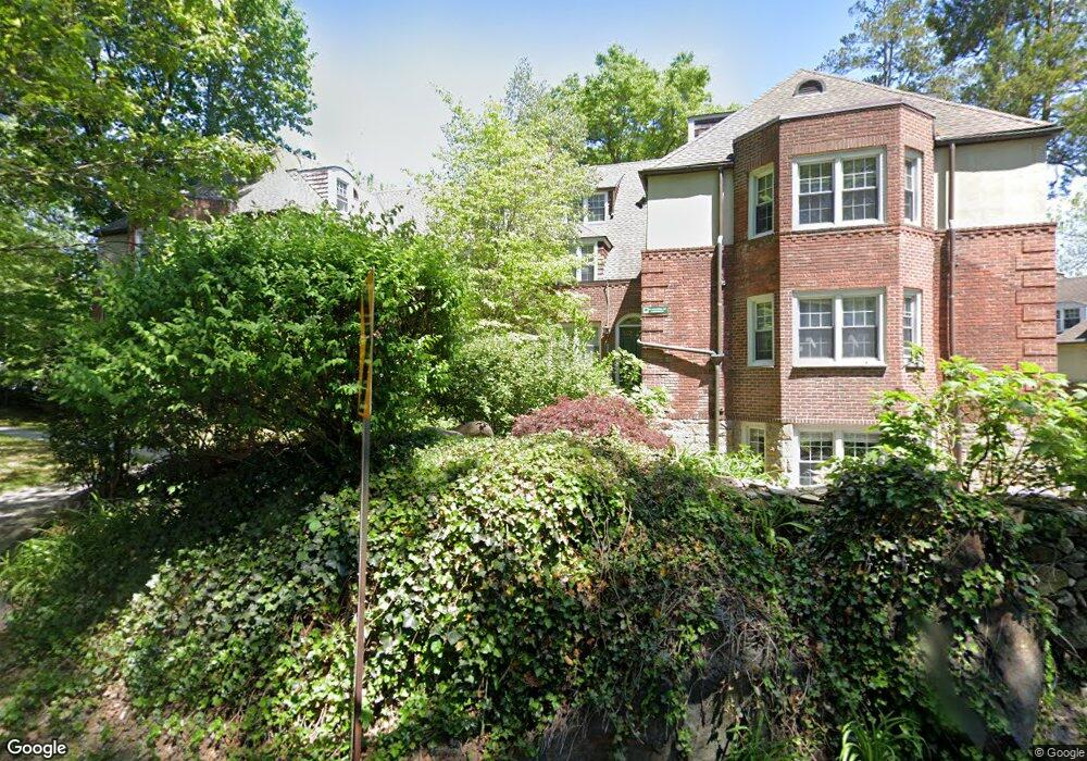 52 Underhill Rd unit 1A, Scarsdale, NY 10583 - photo 1