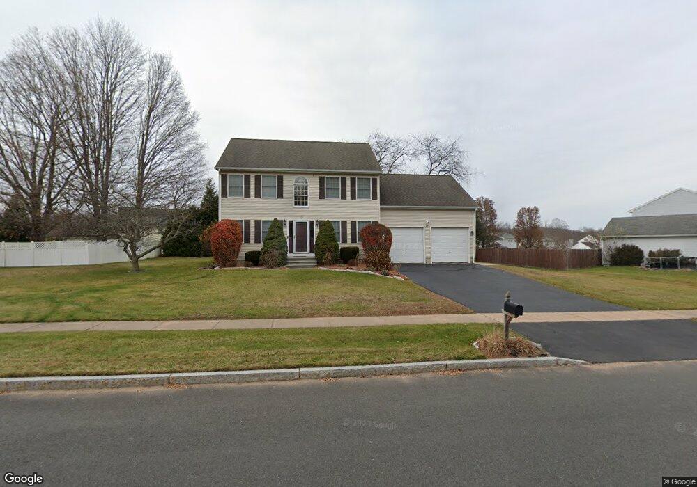 107 Meadowbrook Dr, Manchester, CT 06042 - photo 1