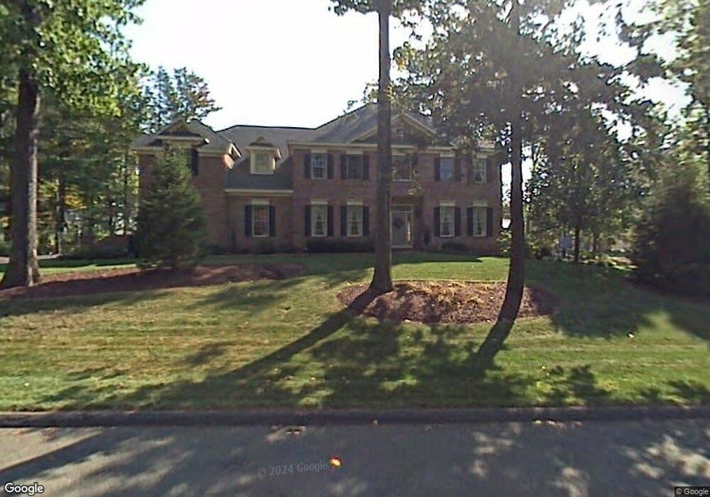 25 Williamsburg Ln, Unionville, CT 06085 - photo 1