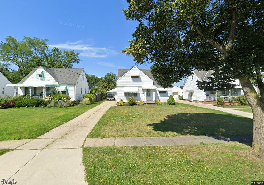 30105 Frank Dr, Wickliffe, OH 44092 - photo 1