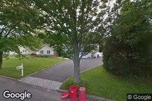 24 Hemlock Ln, Smithtown, NY 11787