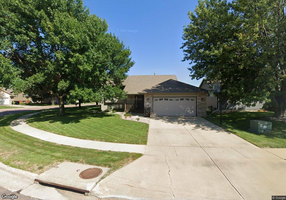 4808 E Maywood Dr, Sioux Falls, SD 57110 - photo 1