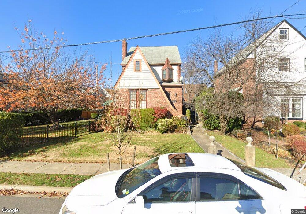 5 Dubonnet Rd, Valley Stream, NY 11581 - photo 1