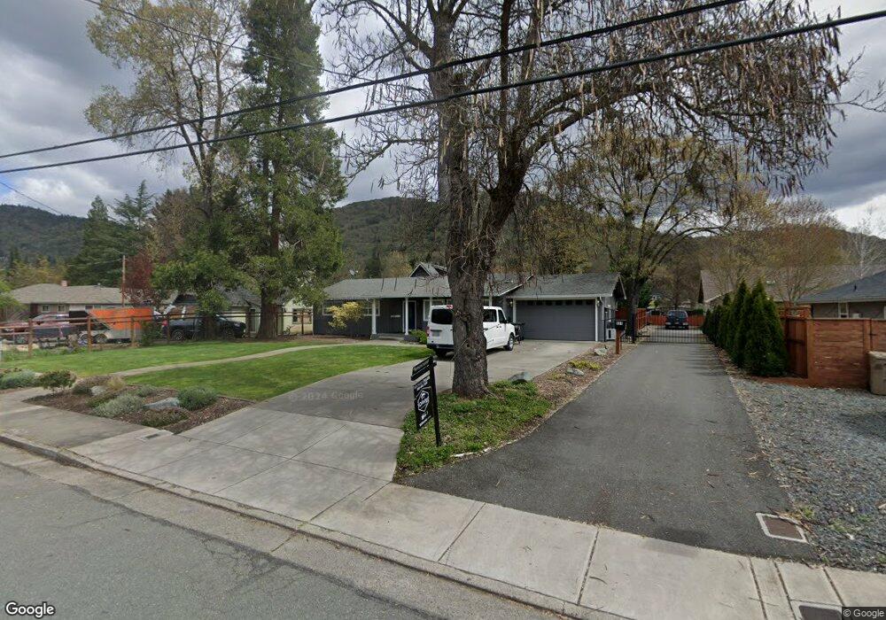 935 NE 10th St, Grants Pass, OR 97526 - photo 1