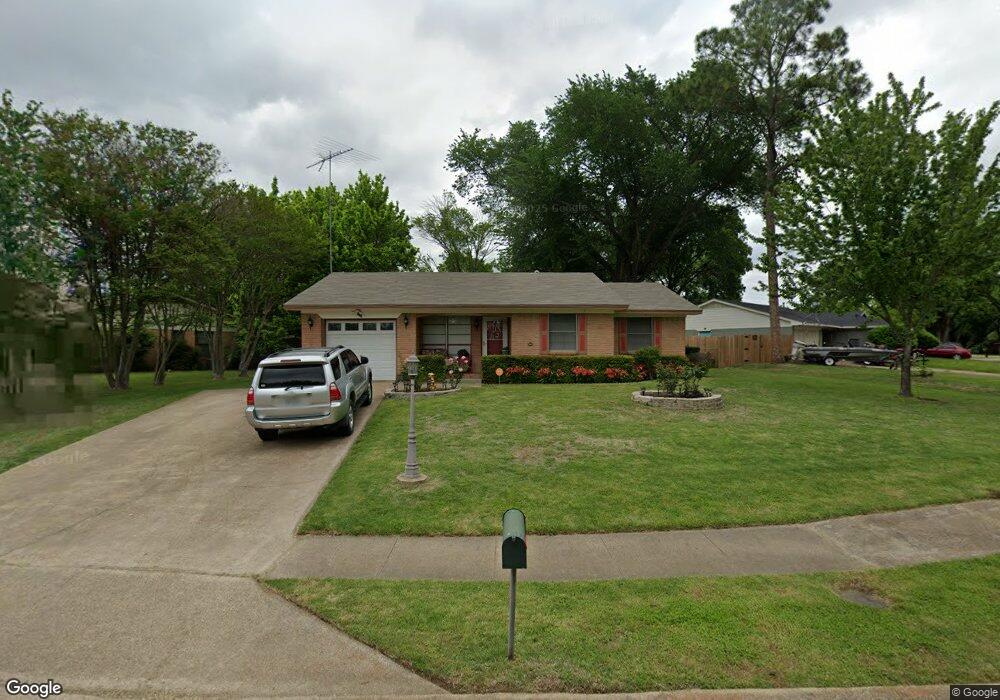 529 Lakeshore Dr, Ennis, TX 75119 - photo 1