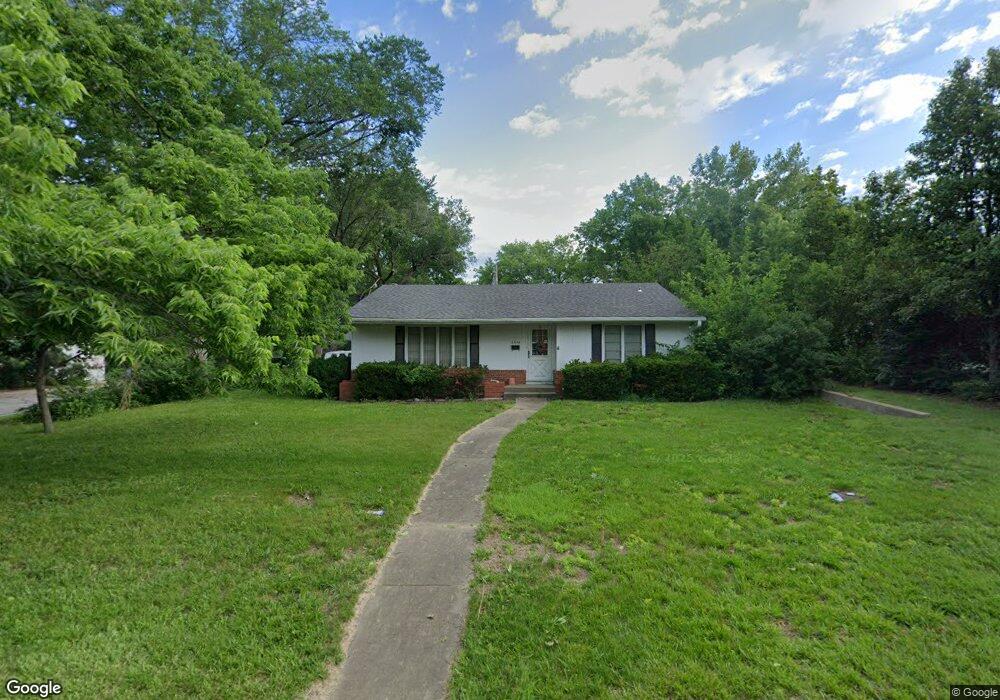 4020 SW 17th St, Topeka, KS 66604 - photo 1