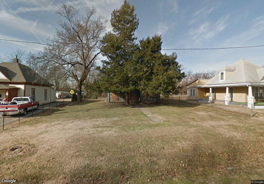 1112 N 21st St, Parsons, KS 67357 - photo 1