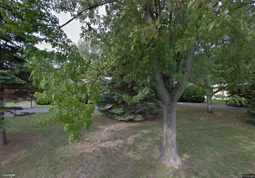 570 Roanoke Dr, Bloomfield Hills, MI 48301 - photo 1