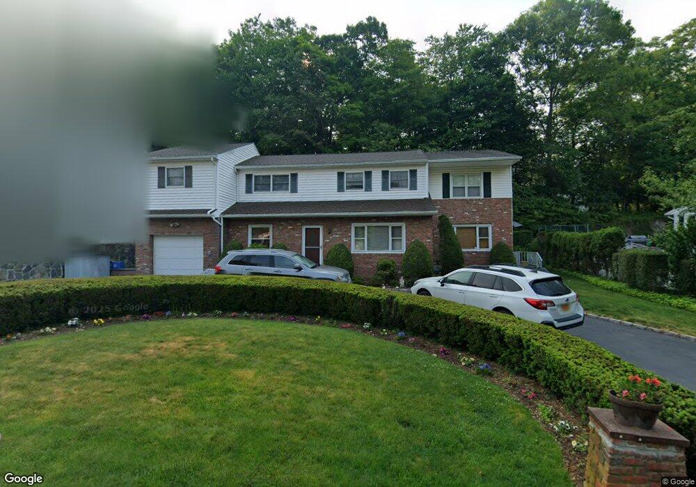 215 Lake Shore Dr, Pleasantville, NY 10570 - photo 1