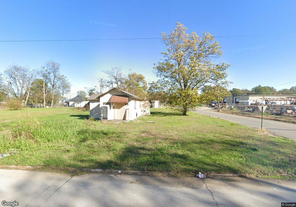 702 N Maple St, Stuttgart, AR 72160 - photo 1