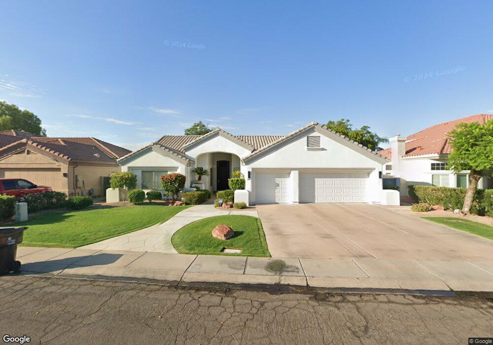 1401 E Catamaran Dr, Gilbert, AZ 85234 - photo 1