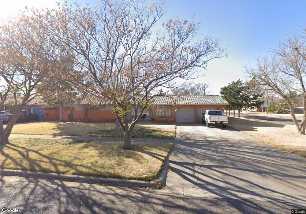 1209 Utica St, Plainview, TX 79072 - photo 1