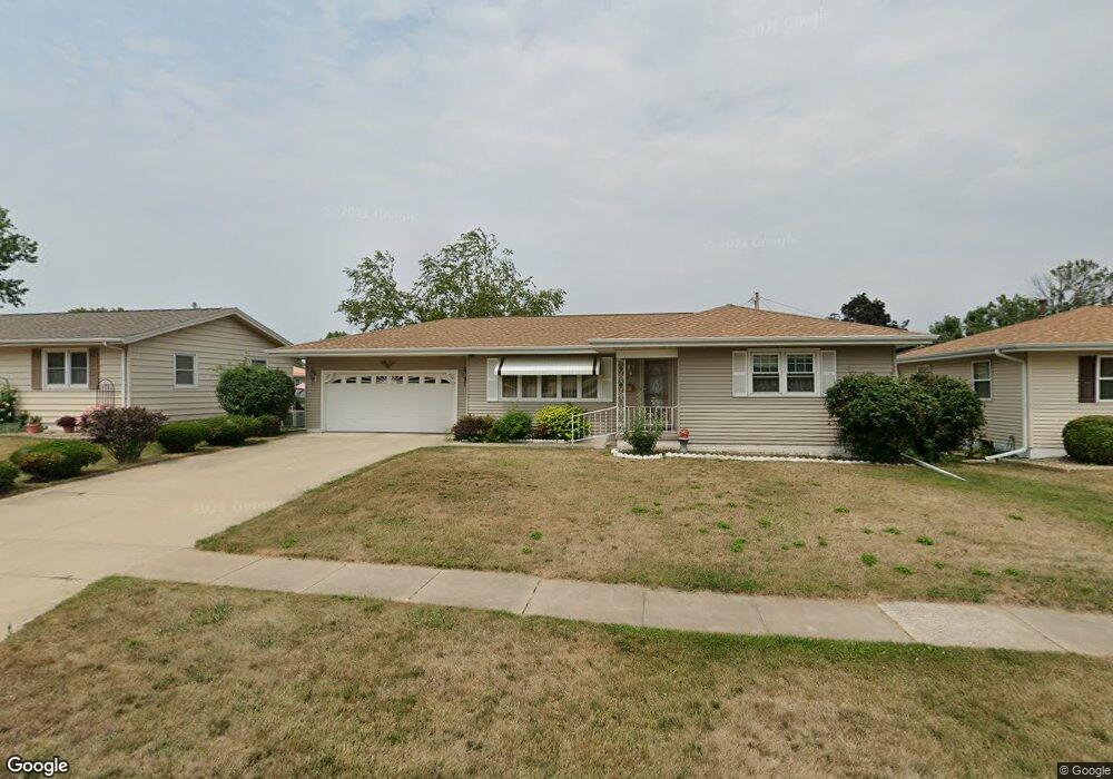 24 26th Ave SW, Cedar Rapids, IA 52404 - photo 1