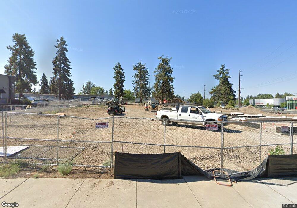 1005 SE Cleveland Square Loop, Bend, OR 97702 - photo 1