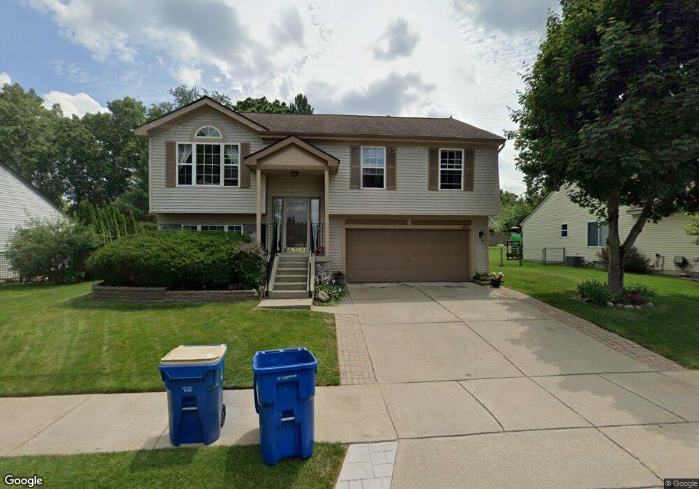 6898 Wellesley Blvd, Waterford, MI 48327 - photo 1